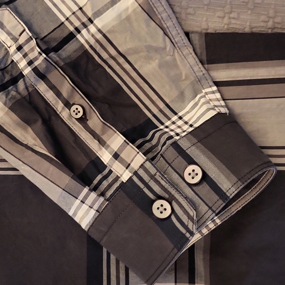 Mens button down - Picture 2 of 6